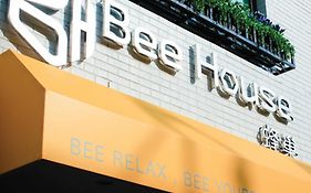 Bee House By Cosmos Creation - Taipei Main Station